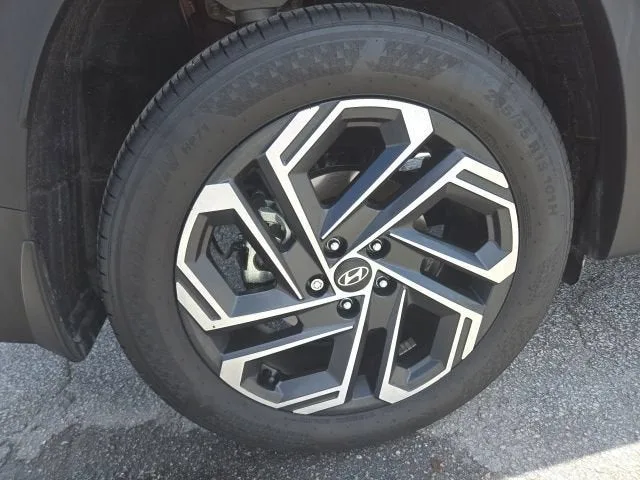 2025 Hyundai Tucson Limited photo 5