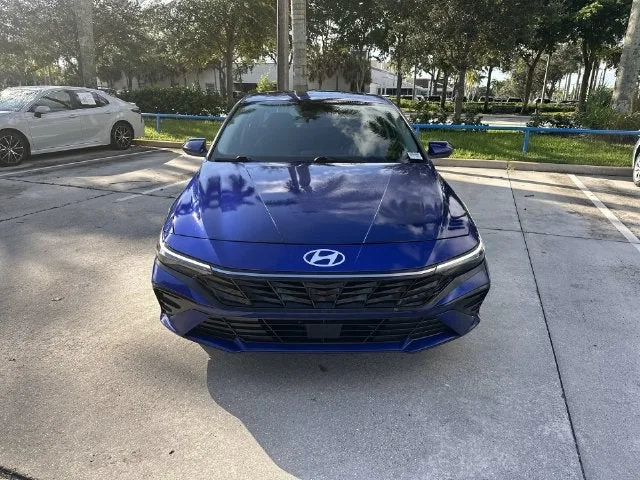2025 Hyundai Elantra SEL Convenience photo 18