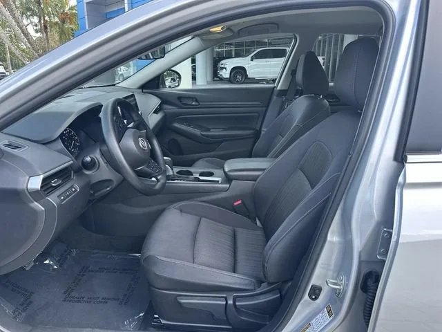 2025 Nissan Altima S photo 30