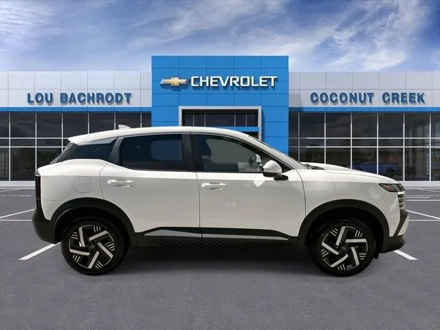 2025 Nissan Kicks SV photo 9