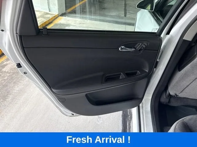 2015 Chevrolet Impala LS photo 22