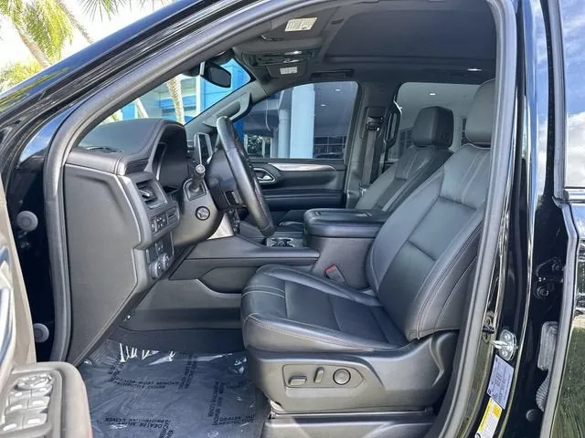 2023 Chevrolet Suburban RST photo 30