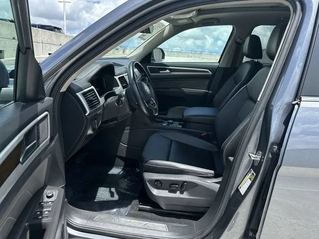 2022 Volkswagen Atlas 2.0T SE w/Technology photo 30