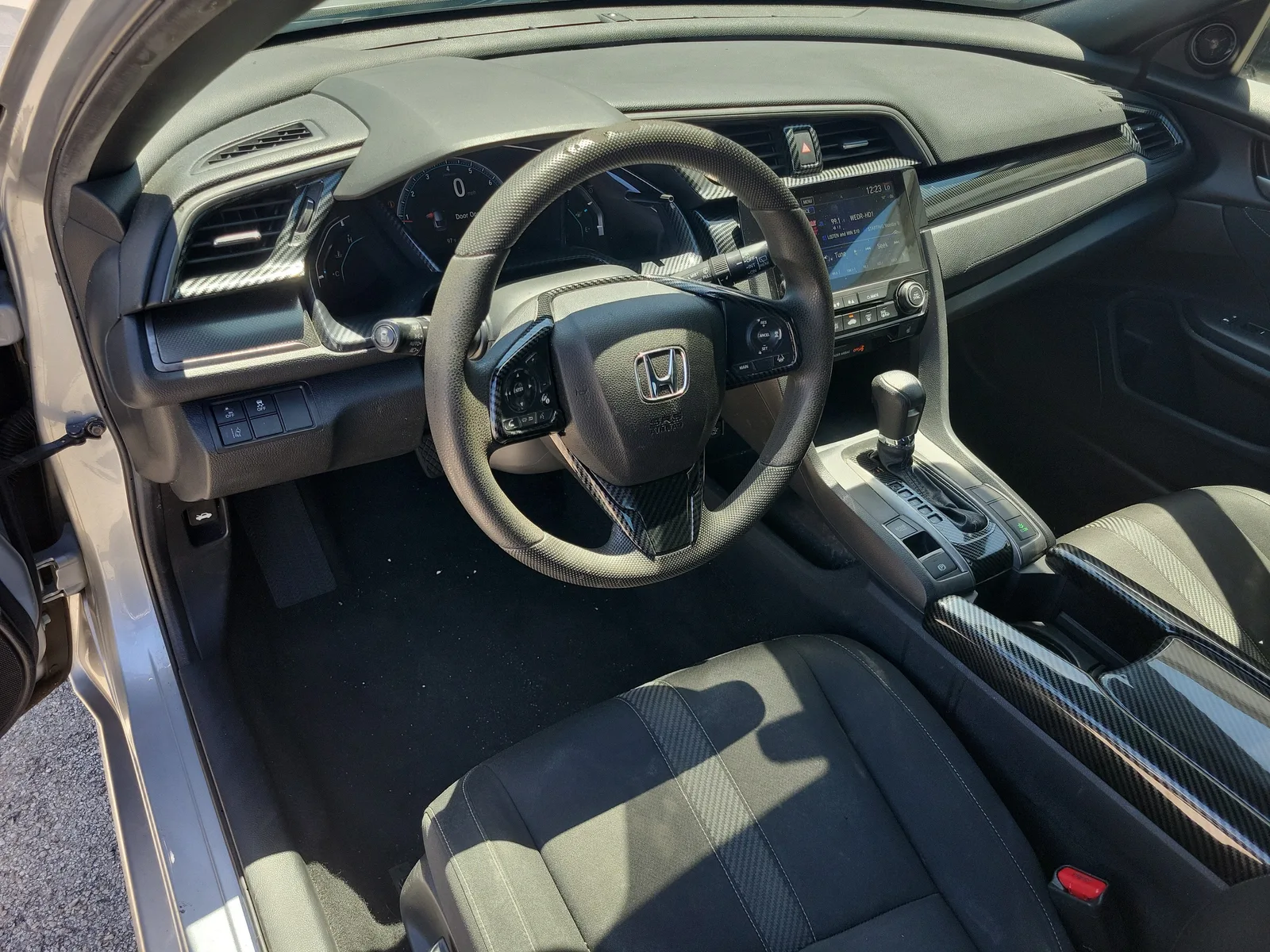 2019 Honda Civic Hatchback EX photo 12