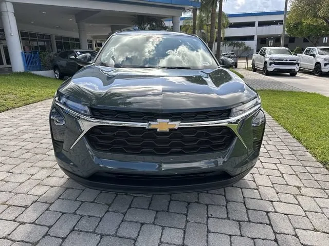 2025 Chevrolet Trax LS photo 19