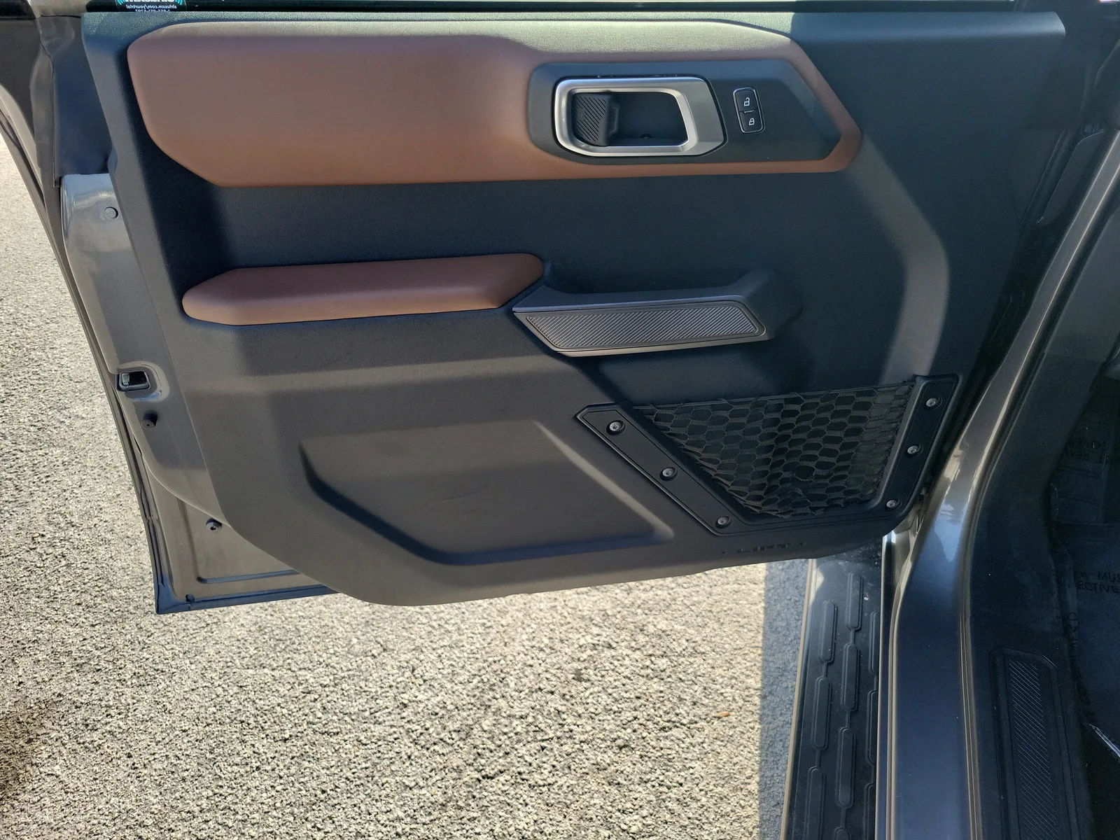 2022 Ford Bronco Base photo 22