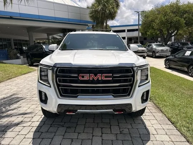 2023 GMC Yukon AT4 photo 18