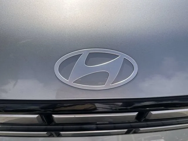 2025 Hyundai Santa Fe SEL photo 10