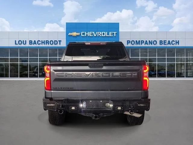 2022 Chevrolet Silverado 1500 LTD RST photo 3