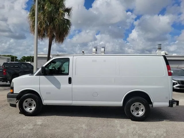 2020 GMC Savana Cargo 2500 RWD 2500 135" photo 6