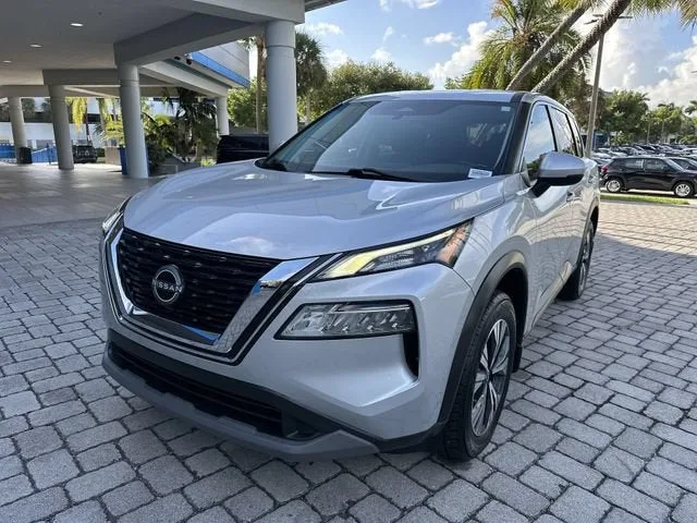2022 Nissan Rogue SV photo 20