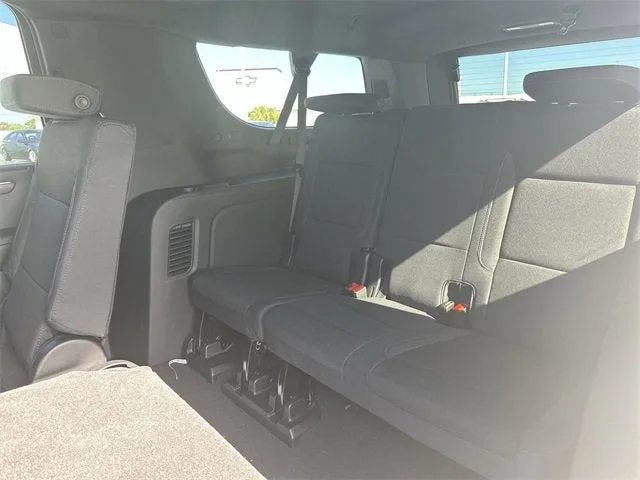 2026 Chevrolet Suburban LS photo 25