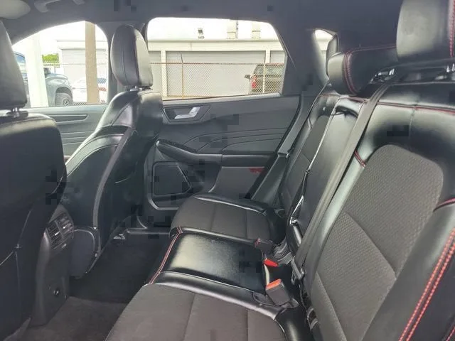 2025 Ford Escape ST-Line photo 11