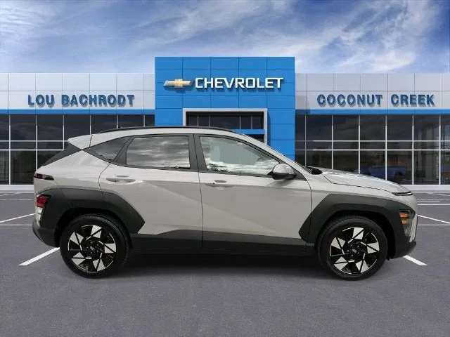 2025 Hyundai Kona SEL photo 9