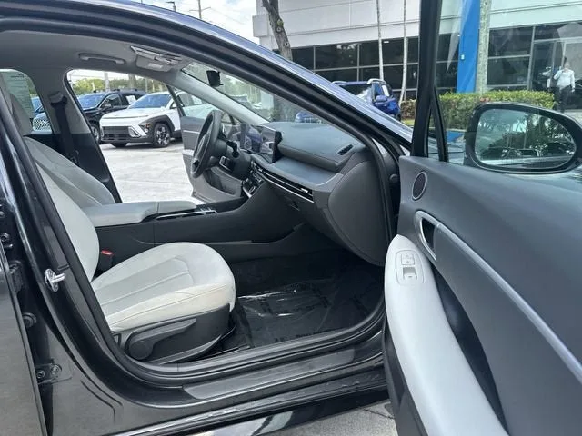 2025 Hyundai Sonata SEL photo 29