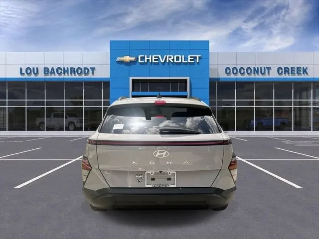 2025 Hyundai Kona SEL photo 7
