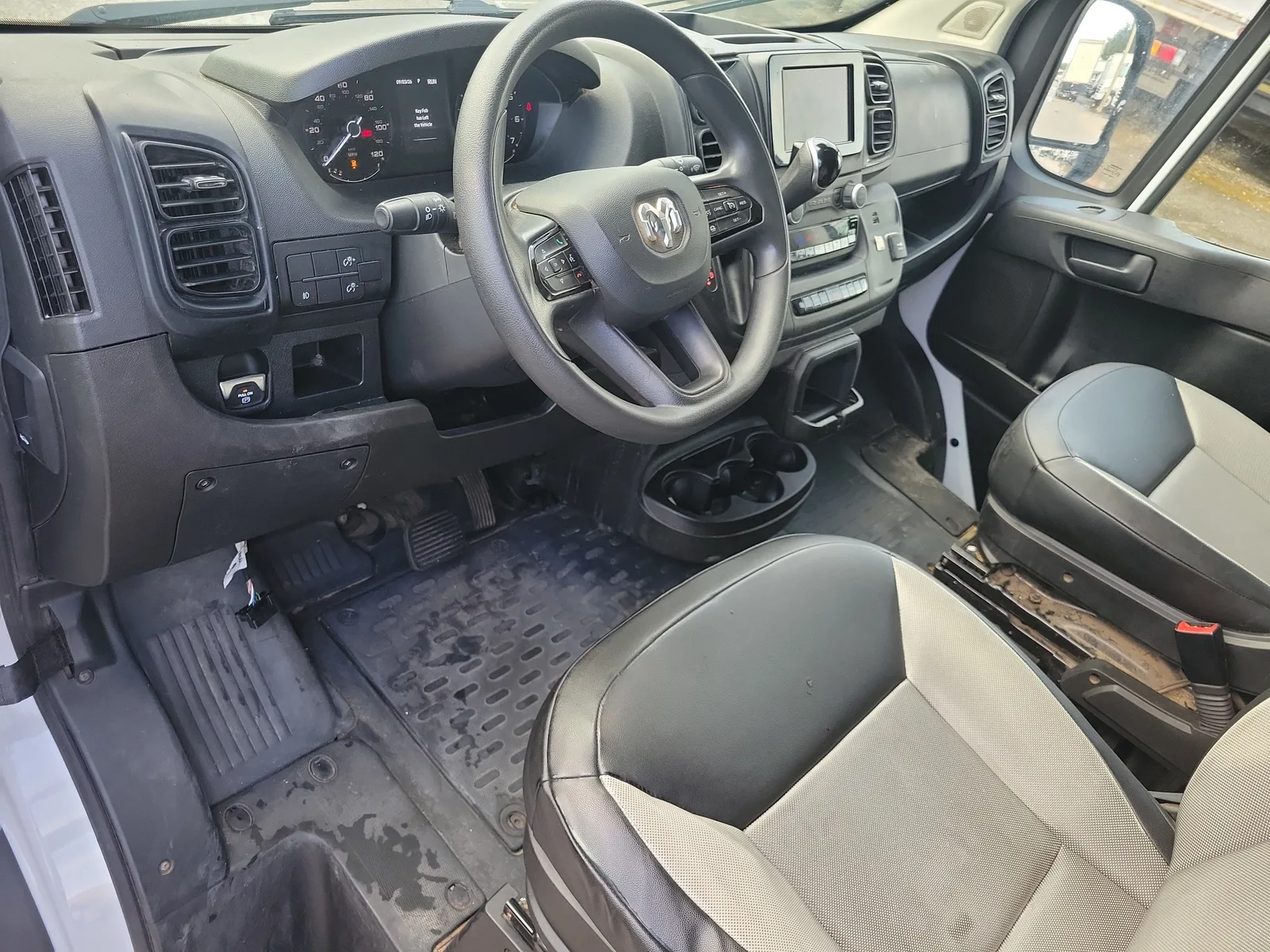 2024 RAM ProMaster Cargo Van Tradesman photo 12