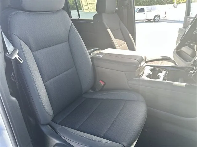 2026 Chevrolet Suburban LS photo 26