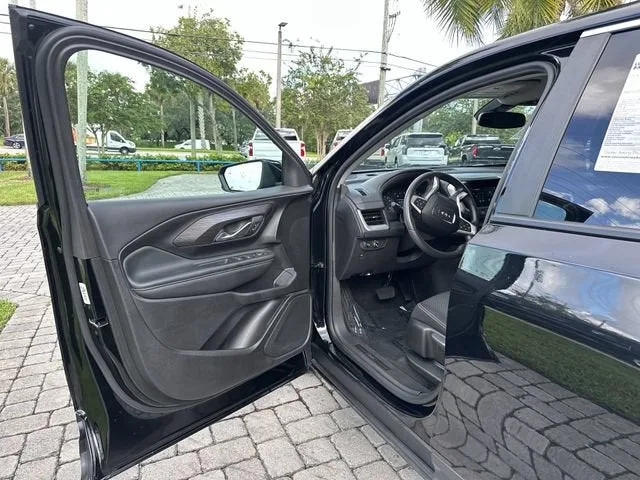 2024 GMC Terrain SLE photo 22