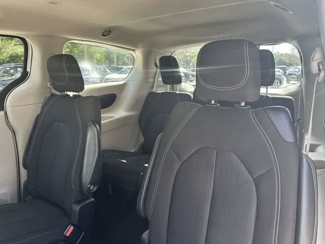 2023 Chrysler Voyager LX photo 27
