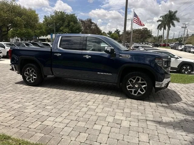 2022 GMC Sierra 1500 SLT photo 15