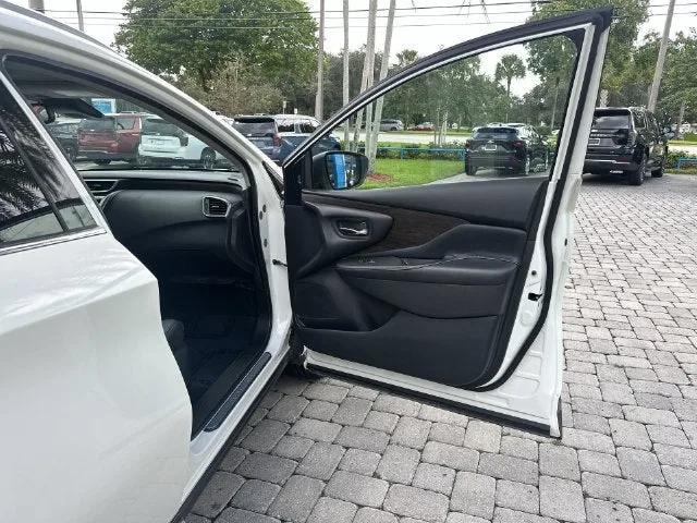 2020 Nissan Murano Platinum photo 23
