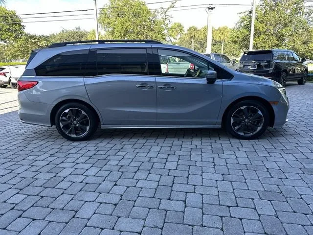2024 Honda Odyssey Elite photo 14