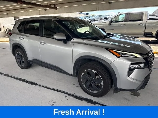 2024 Nissan Rogue SV photo 2