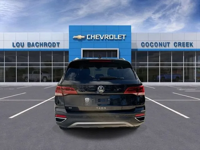 2024 Volkswagen Taos SE photo 7