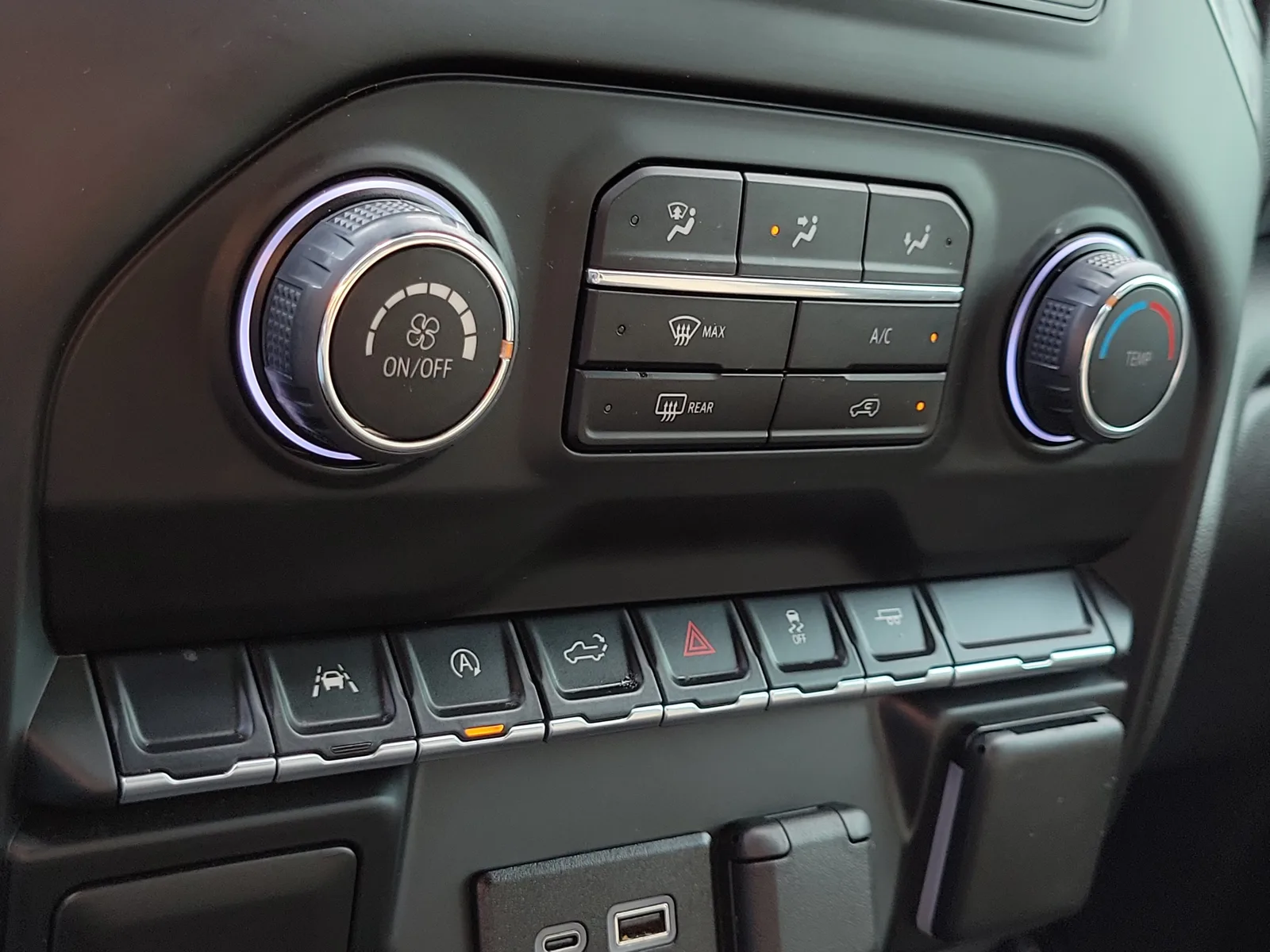 2025 Chevrolet Silverado 1500 Custom photo 27