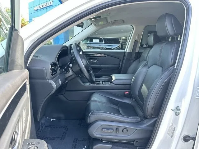 2023 Honda Pilot EX-L 7 Passenger photo 30