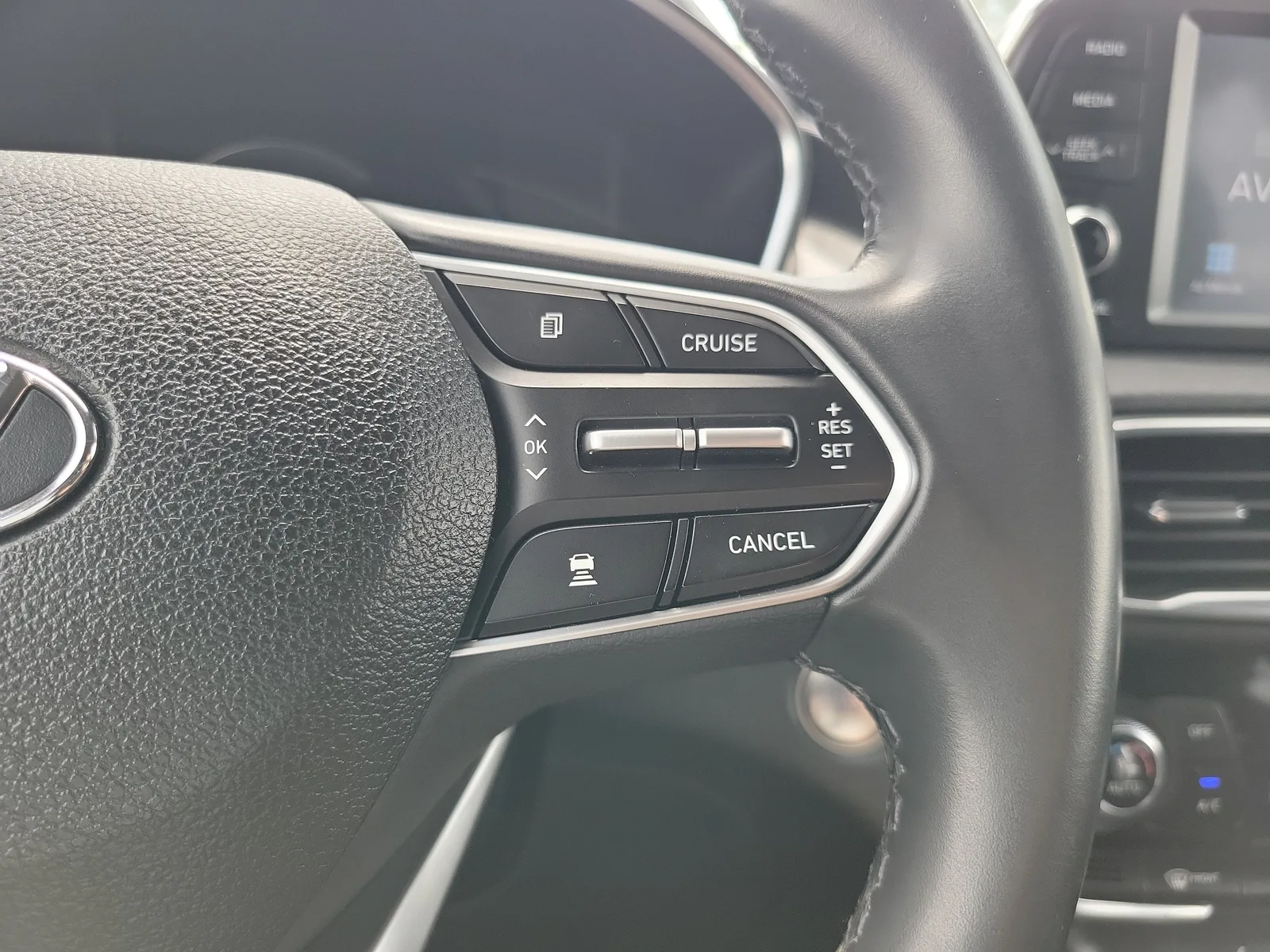 2019 Hyundai Santa Fe SEL Plus photo 23