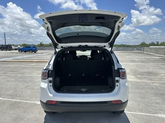 2023 Jeep Compass Sport photo 28