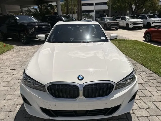 2025 BMW 3 Series 330i photo 18
