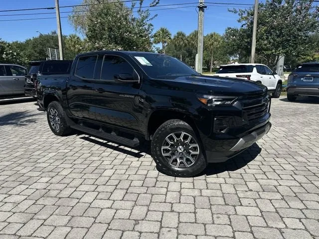 2024 Chevrolet Colorado Z71 photo 37