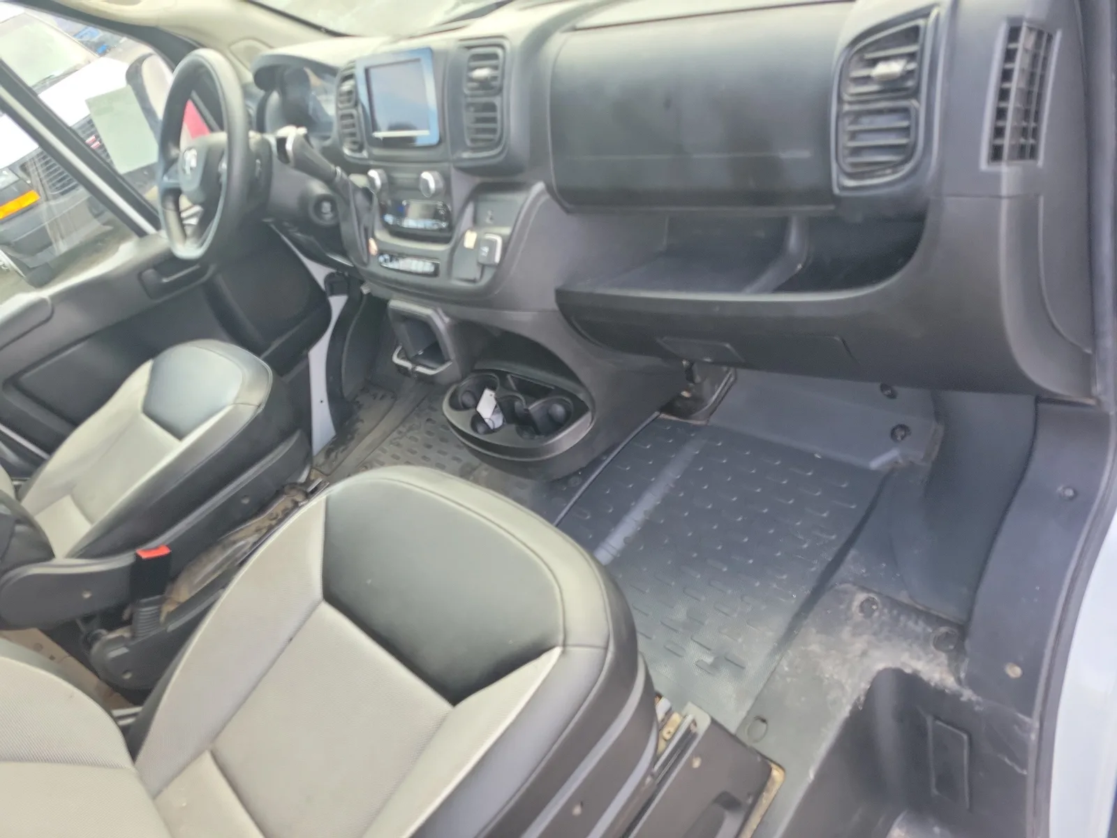 2024 RAM ProMaster Cargo Van Tradesman photo 9
