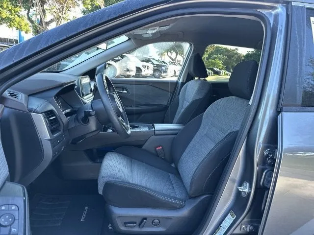 2023 Nissan Rogue SV photo 30