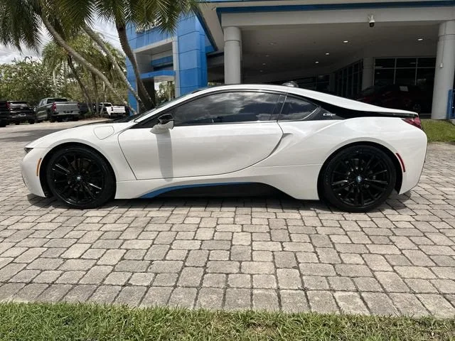 2019 BMW i8 2DR CPE photo 32