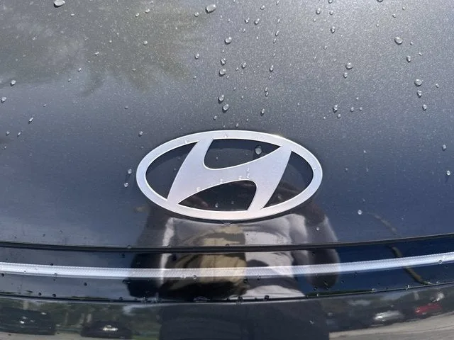 2024 Hyundai Kona SE photo 10