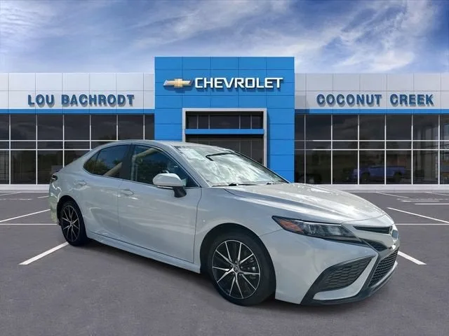 2024 Toyota Camry SE photo 2