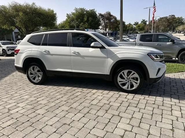 2022 Volkswagen Atlas 2.0T SE w/Technology photo 15