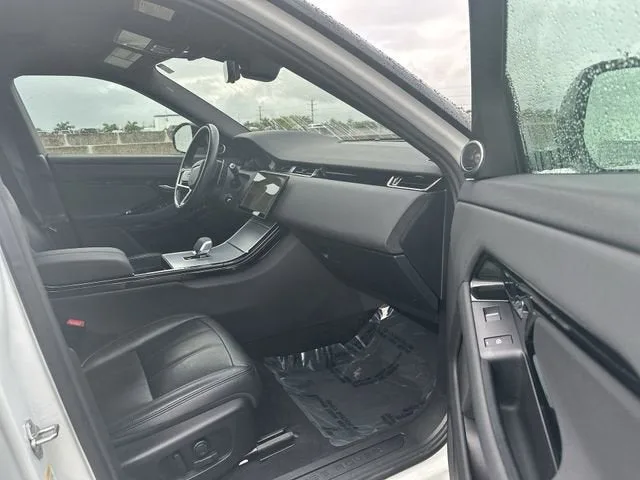 2024 Land Rover Range Rover Evoque Core S photo 29