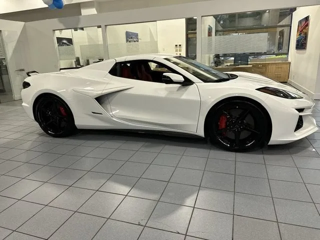 2025 Chevrolet Corvette E-Ray 1LZ photo 38
