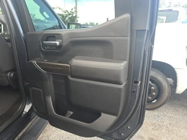 2022 Chevrolet Silverado 1500 LTD RST photo 19