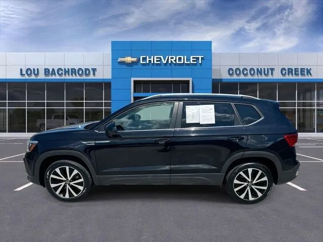 2024 Volkswagen Taos SE photo 5