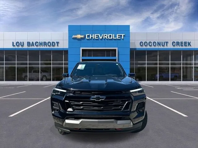 2024 Chevrolet Colorado Z71 photo 3