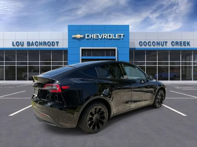 2023 Tesla Model Y Long Range photo 8