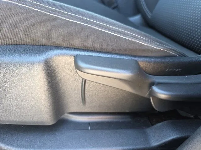 2024 GMC Terrain SLE photo 23