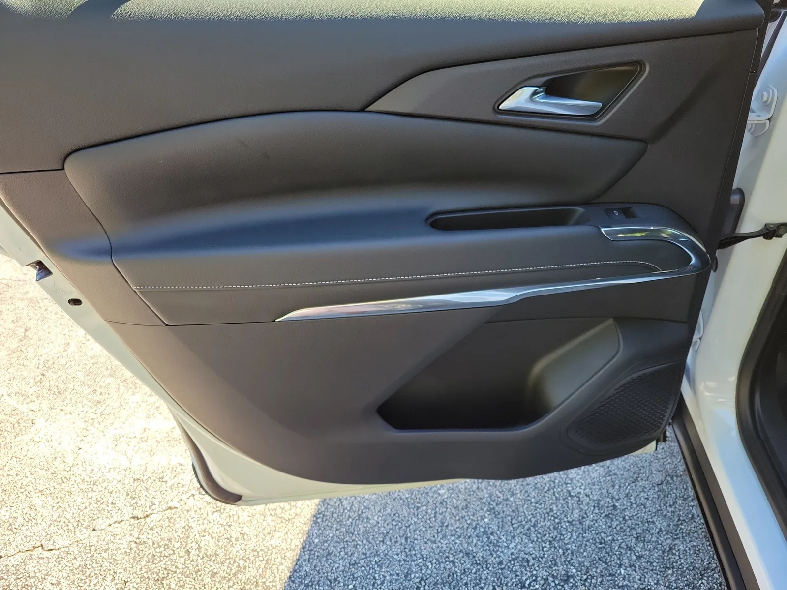 2025 Chevrolet Traverse LT photo 16