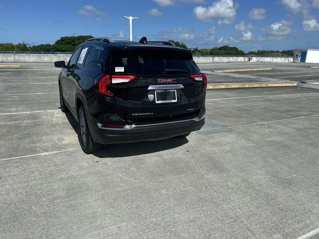 2024 GMC Terrain SLT photo 33